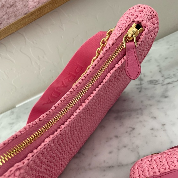 Pink Prada Raffia Re-Edition - Picture 4 of 8